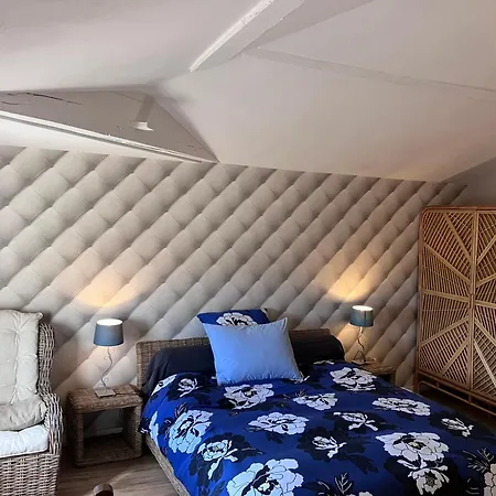 Le Numero 15 3* Saint-Seurin-sur-l'Isle