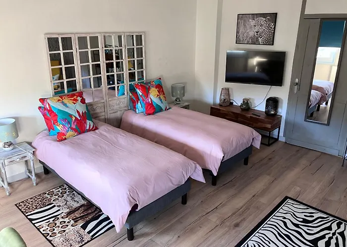 Le Numero 15 3* Saint-Seurin-sur-l'Isle